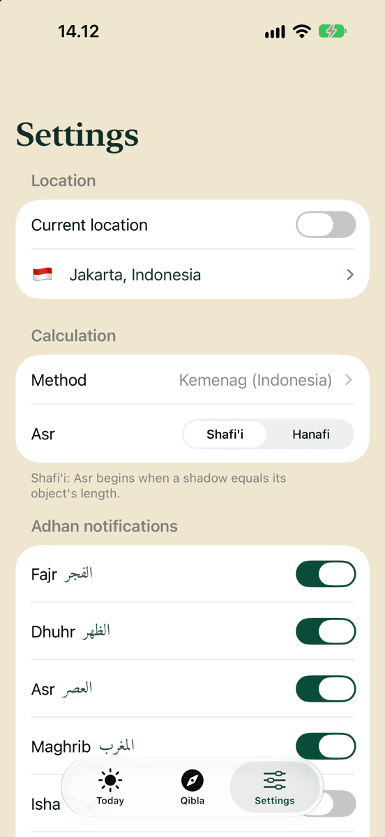 Noor's Settings screen with calculation method, Asr method and notification options.